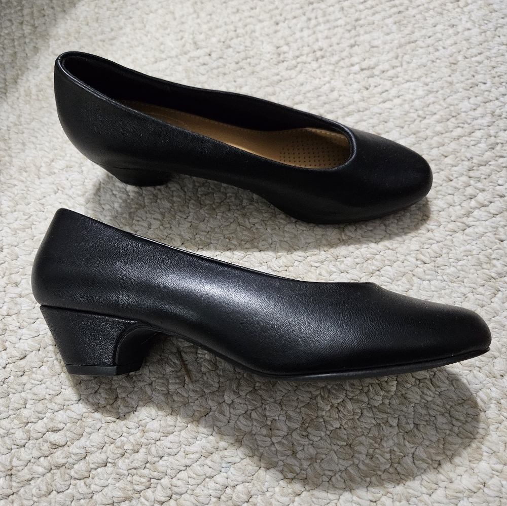 Comfortview Black Short Heels, Size 7